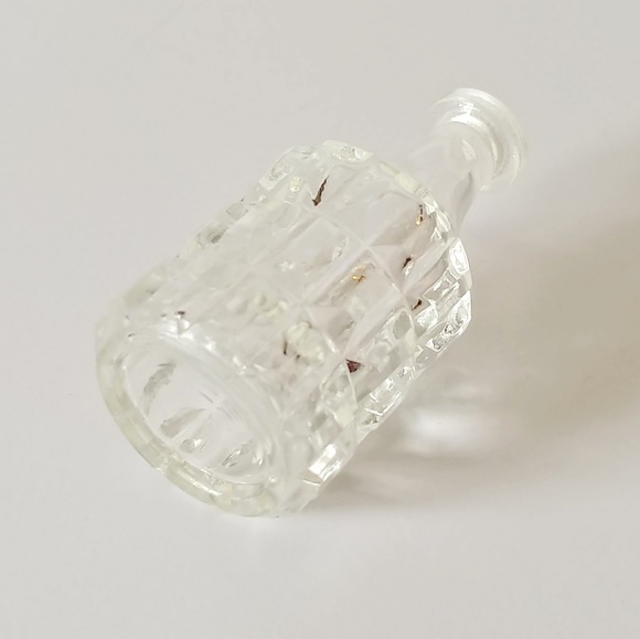 Mini Glass Vase Cut Glass Home Decor Flowers - Picture 4 of 6